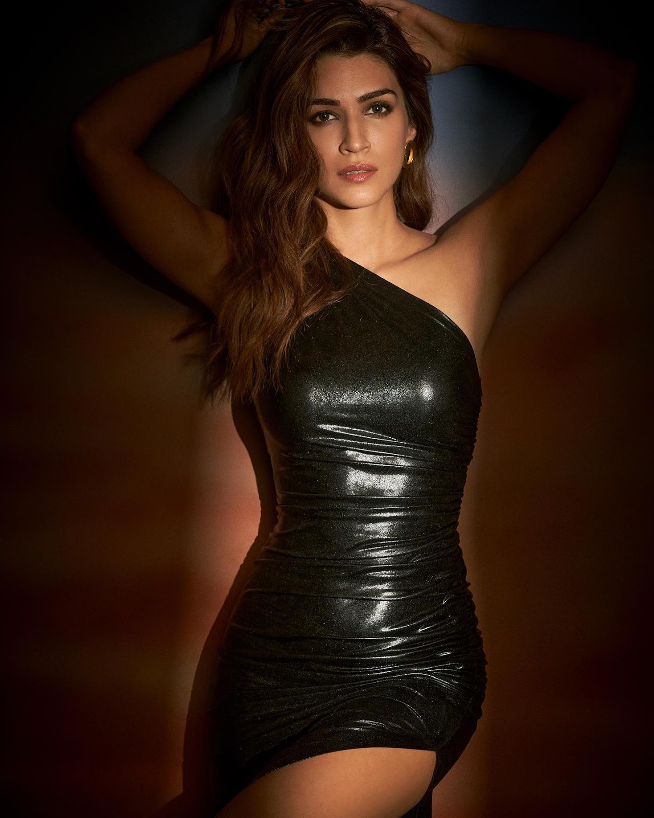 Kriti Sanon Is Too Hot To Handle In This Tight Fit Dress Flaunting Her Sexy Legs See Now